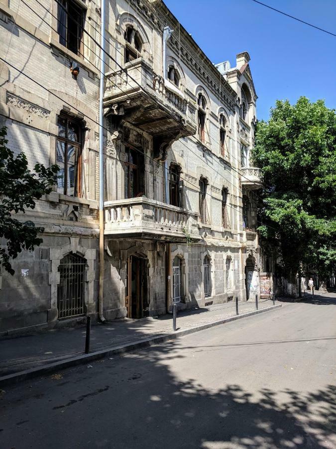 Hôtel Black Tomato Tbilissi Extérieur photo